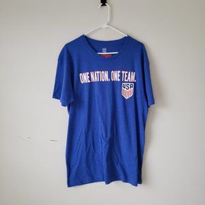 Team USA Soccer T-Shirt Tee Mens Large Blue One Nation One Team USMNT Crest NWT